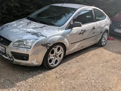 Gebraucht Ford Focus 109 PS (80 kW) 2005 Silber Kleinwagen
