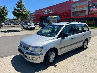 Gebraucht Mitsubishi Space Wagon 133 PS (97 kW) 2003 Silber Van / Kleinbus