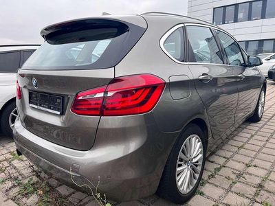Platinsilber metallic Gebraucht 2015 BMW 218 Van / Kleinbus | 9.500 € (Fairer Preis)