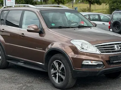 Gebraucht SsangYong Rexton 178 PS (130 kW) 2016 Braun SUV