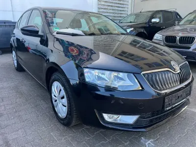 Gebraucht Skoda Octavia Ambition 105 PS (77 kW) 2014 Schwarz Kombi