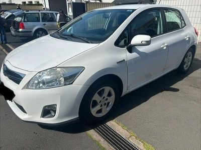 Gebraucht Toyota Auris Hybrid Life 99 PS (72 kW) 2011 Weiß Limousine