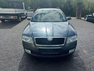 gebraucht Skoda Octavia Combi Elegance*KLIMA*TEMPOMAT*