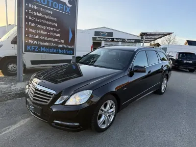 Second-hand Mercedes E200 Avantgarde 136 CP (100 kW) 2012 Negru Berlinǎ