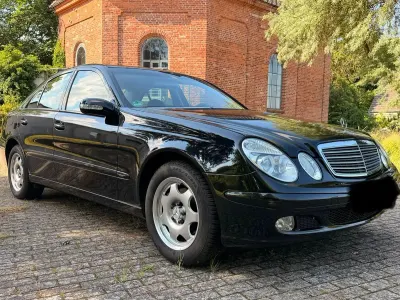 Gebraucht Mercedes E200 163 PS (119 kW) 2003 Schwarz Limousine
