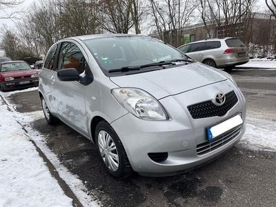 Silber Gebraucht 2006 Toyota Yaris Kleinwagen | 4.900 € (Etwas zu teuer)