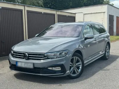 Gebraucht VW Passat R-line 150 PS (110 kW) 2023 Grau Kombi