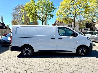 Second-hand Opel Vivaro Edition 144 CP (105 kW) 2023 Alb Monovolum