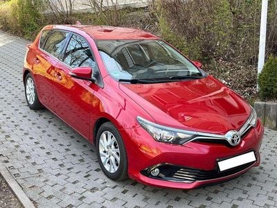 Second-hand Toyota Auris Edition-S 116 CP (85 kW) 2016 Roșu Berlinǎ