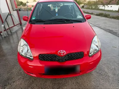 Second-hand Toyota Yaris 65 CP (47 kW) 2003 Roșu Hatchback