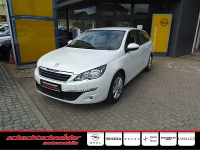 Gebraucht Peugeot 308 SW 131 PS (96 kW) 2015 Schneeweiß Kombi