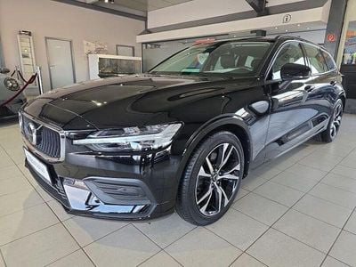 Gebraucht Volvo V60 163 PS (119 kW) 2022 Schwarz Kombi