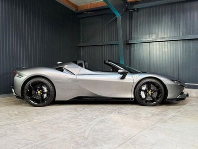Gebraucht Ferrari SF90 999 PS (734 kW) 2024 Grau Cabrio