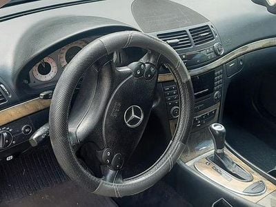Mercedes E320