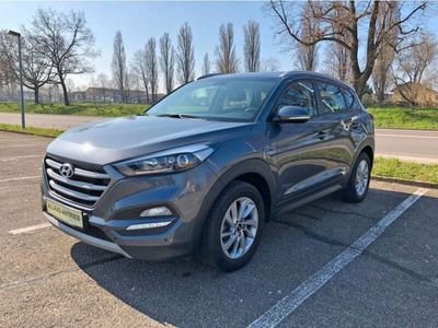 gebraucht Hyundai Tucson 1.6 T-GDI 4WD / AHK / NAVI / KAMERA / PDC