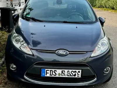 Gebraucht Ford Fiesta Titanium 82 PS (60 kW) 2013 Grau Limousine
