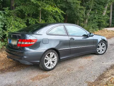 Gebraucht Mercedes CLC180 148 PS (108 kW) 2010 Grau Coupé