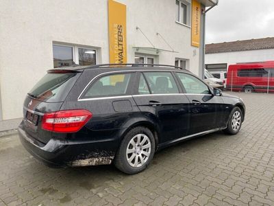 gebraucht Mercedes E220 unbekannt E -Klasse T-ModellCDI = Abstand - Spurhal