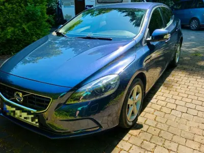 Gebraucht Volvo V40 You! 150 PS (110 kW) 2014 Blau Kleinwagen