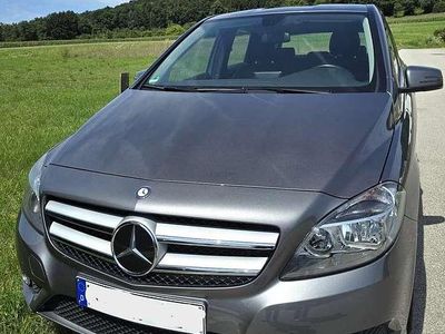 Mercedes B200
