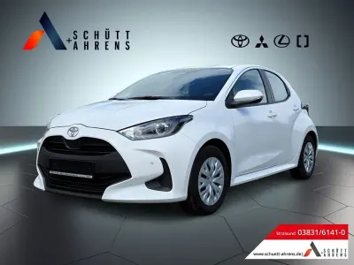 Gebraucht Toyota Yaris Hybrid Comfort 117 PS (86 kW) 2024 Super white Limousine
