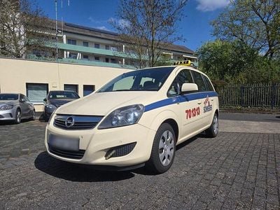 Begagnad Opel Zafira Family 150 HK (110 kW) 2014 Beige Minibuss