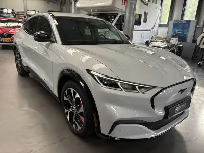 Gebraucht Ford Mustang Mach-E Extended Range 272 kW (371 PS) 2022 Weiß SUV