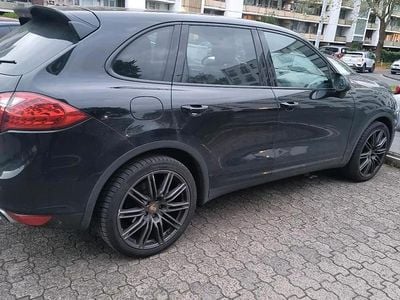 Second-hand Porsche Cayenne 385 CP (283 kW) 2014 Negru SUV