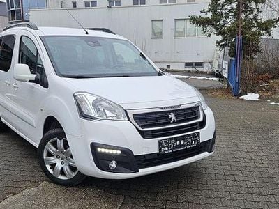 Weiß Gebraucht 2016 Peugeot TePee Allure Limousine | 6.700 € (Superpreis)