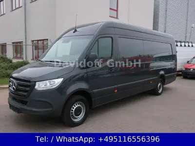 Gebraucht Mercedes Sprinter 170 PS (125 kW) 2023 Grau Van