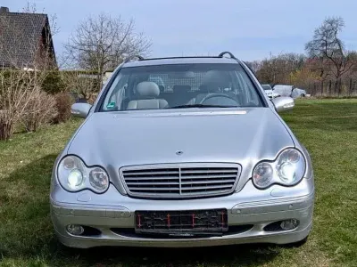 Używany Mercedes C320 329 KM (241 kW) 2002 Szary Sedan/Limuzyna