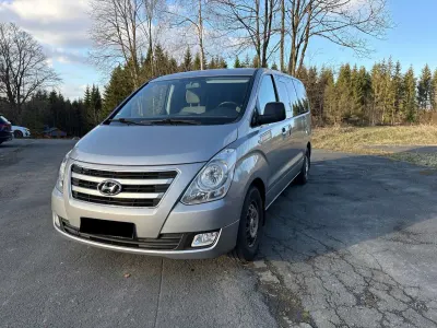 Second-hand Hyundai H-1 Trend 170 CP (125 kW) 2015 Argintiu Monovolum