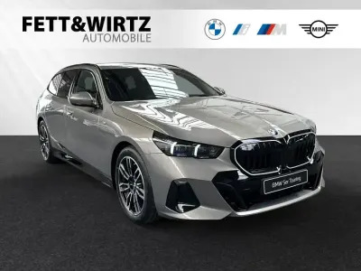 Gebraucht BMW 520 M Sport 197 PS (144 kW) 2025 Oxidgrau metallic Kombi