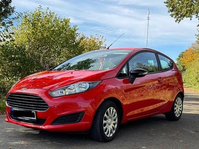 Gebraucht Ford Fiesta Trend 65 PS (47 kW) 2013 Rot Kleinwagen