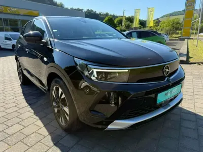 Gebraucht Opel Grandland X Elegance 131 PS (96 kW) 2023 Diamant schwarz/karbon schwarz SUV