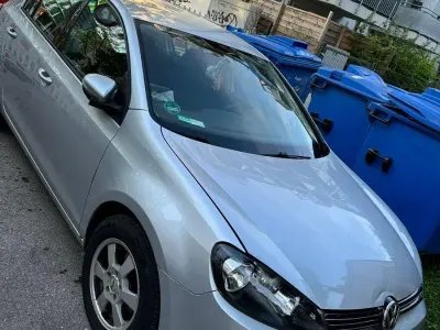 Gebraucht VW Golf VI Comfortline 102 PS (75 kW) 2009 Silber Kleinwagen