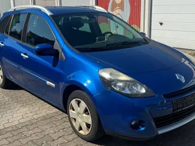 Gebraucht Renault Clio Night&Day 101 PS (74 kW) 2011 Blau Limousine