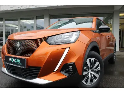 Gebraucht Peugeot e-2008 Active 100 kW (136 PS) 2022 Orange SUV