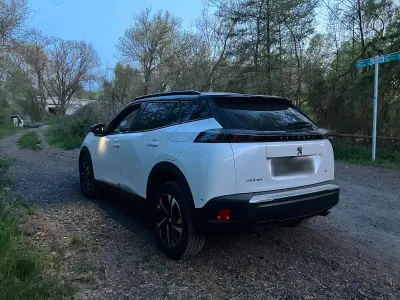 Gebraucht Peugeot 2008 GT 131 PS (96 kW) 2021 Weiß SUV