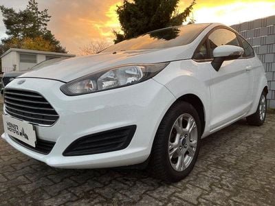 Weiß Gebraucht 2014 Ford Fiesta Kleinwagen | 6.490 € (Fairer Preis)
