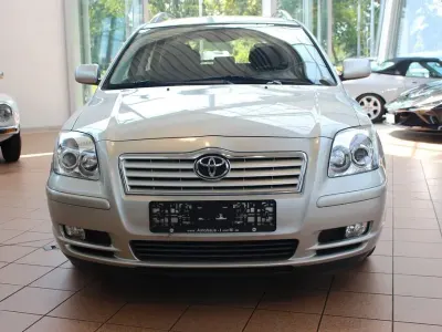 Gebraucht Toyota Avensis 129 PS (94 kW) 2005 Silber Kombi
