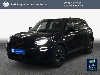 Neu Fiat 600E Red 114 kW (156 PS) 2025 Schwarz Limousine