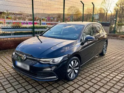 Gebraucht VW Golf VIII 131 PS (96 kW) 2023 Schwarz Limousine