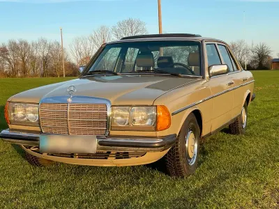 Gebraucht Mercedes 200 109 PS (80 kW) 1983 Grün Limousine