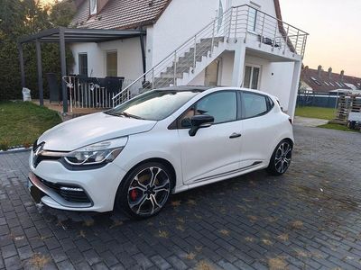 Second-hand Renault Clio IV Trophy 220 CP (161 kW) 2016 Alb Hatchback