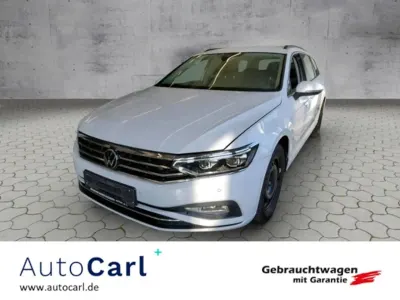 Gebraucht VW Passat Business 150 PS (110 kW) 2023 Gletscherweiß metallic Kombi