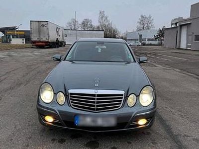 Usata Mercedes E280 190 CV (139 kW) 2007 Grigio Berlina