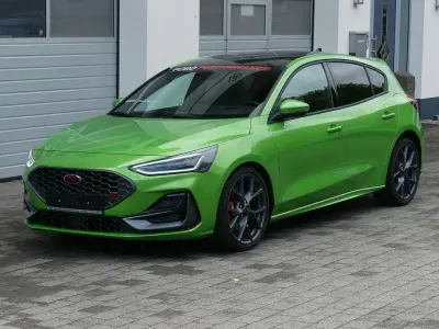 Używany Ford Focus ST 280 KM (205 kW) 2025 Zielony Sedan/Limuzyna