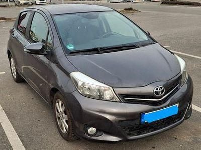 Gebraucht Toyota Yaris Edition 69 PS (50 kW) 2013 Grau Kleinwagen