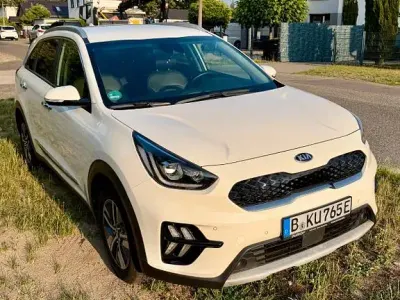 Gebraucht Kia Niro Spirit 141 PS (103 kW) 2019 Weiß SUV
